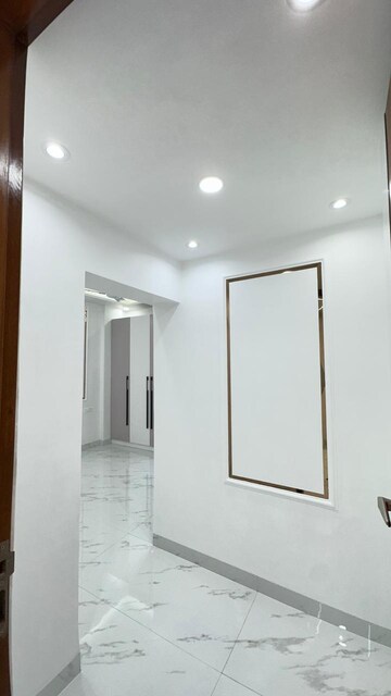 Room in 4 BHK Apartment at Sector 5, Dwarka – for Sale