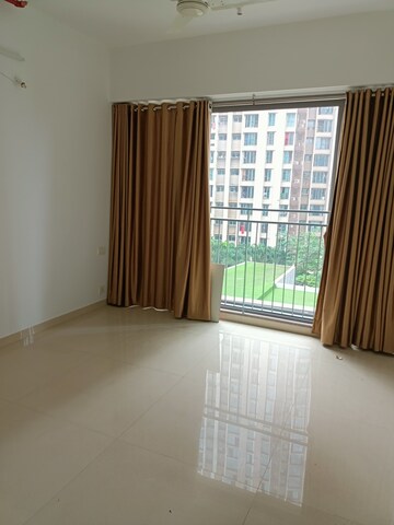 Room in 3 BHK Apartment at Kalpataru The Sunrise, Dhokali – for Sale
