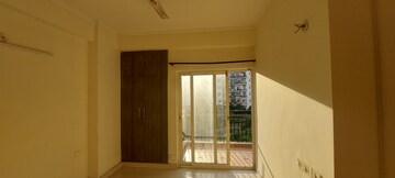 Room in 3 BHK Apartment at Maxblis White House, Sector 75 – for Sale
