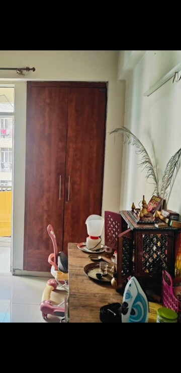Furnished Amenities in 2.5 BHK Apartment at Prateek Laurel, Sector 120 – for Sale