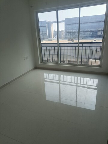 Room in 2 BHK Apartment at Seawoods – for Rent