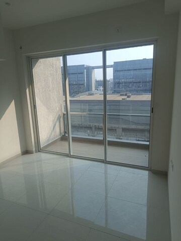 Room in 2 BHK Apartment at Seawoods – for Rent