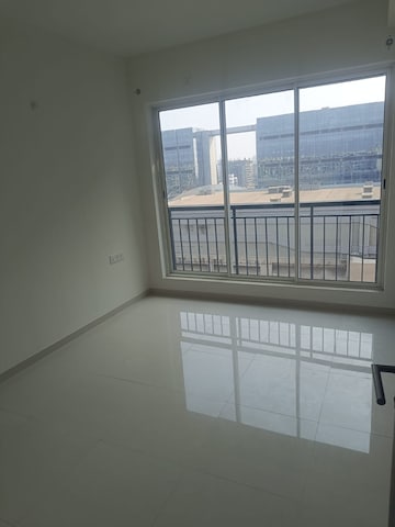 Room in 2 BHK Apartment at Seawoods – for Rent