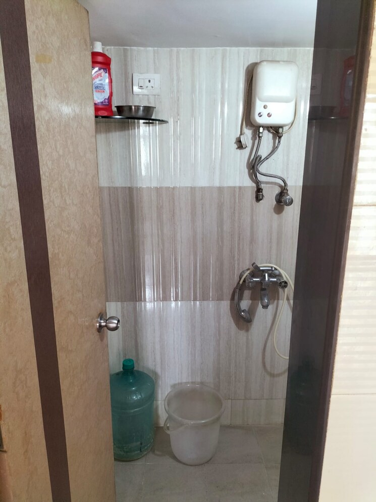 Bathroom, chheda-avirahi 3 Bedroom 750 Sq.Ft. Apartment In Mira Road Thane 7675314