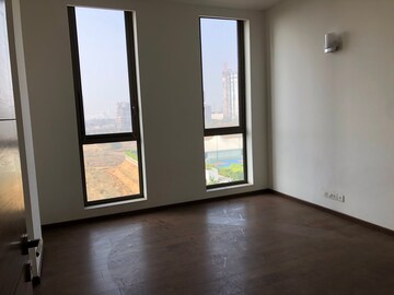 Room in 4 BHK Apartment at M3M Golf Estate, Sector 65 – for Rent