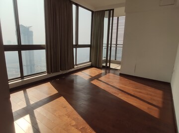 Room in 4 BHK Apartment at M3M Golf Estate, Sector 65 – for Rent