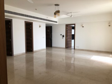 Room in 4 BHK Apartment at M3M Golf Estate, Sector 65 – for Rent