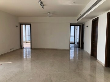 Room in 4 BHK Apartment at M3M Golf Estate, Sector 65 – for Rent
