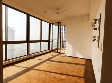 Room in 4 BHK Apartment at M3M Golf Estate, Sector 65 – for Rent