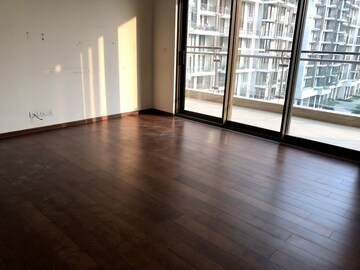 Room in 4 BHK Apartment at M3M Golf Estate, Sector 65 – for Rent