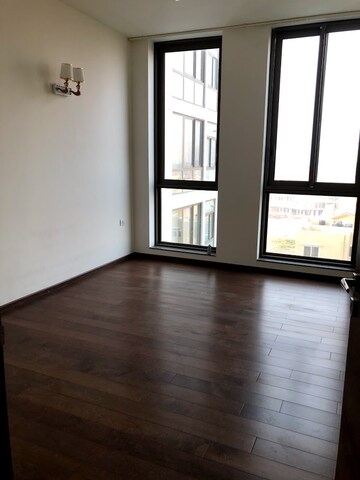 Room in 4 BHK Apartment at M3M Golf Estate, Sector 65 – for Rent