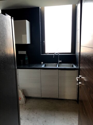 Bathroom in 4 BHK Apartment at M3M Golf Estate, Sector 65 – for Rent