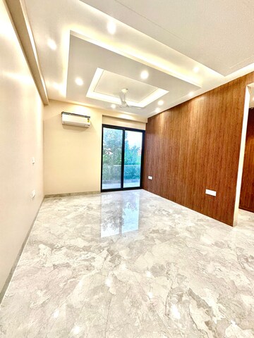 Room in 4 BHK Builder Floor at Sushant Lok 3, Sector 57 – for Sale