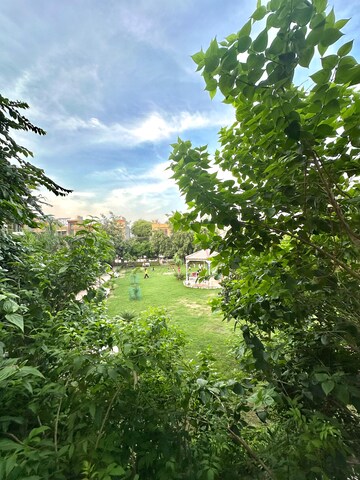4 BHK Builder Floor – Garden View at Sushant Lok 3, Sector 57 - for Sale