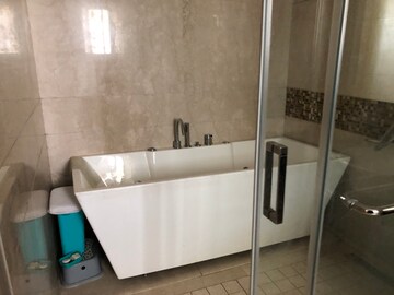 Bathroom in 3 BHK Apartment at M3M Golf Estate, Sector 65 – for Rent