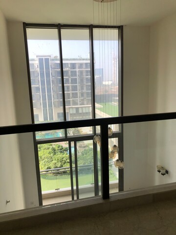 Room in 4 BHK Apartment at M3M Golf Estate, Sector 65 – for Rent