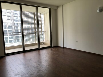 Room in 4 BHK Apartment at M3M Golf Estate, Sector 65 – for Rent