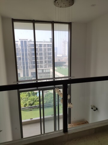 Room in 4 BHK Apartment at M3M Golf Estate, Sector 65 – for Rent
