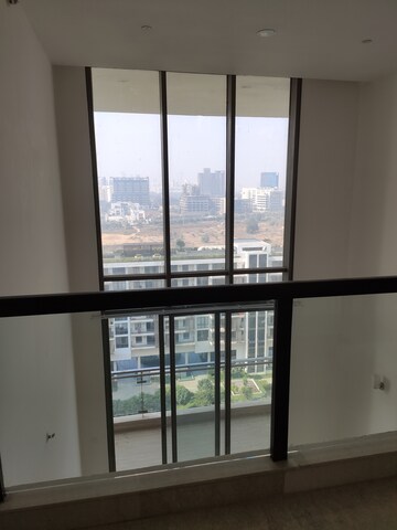 Room in 4 BHK Apartment at M3M Golf Estate, Sector 65 – for Rent