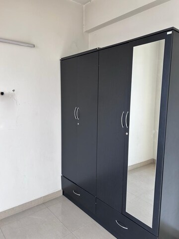 Room in 3.5 BHK Apartment at Emaar Emerald Estate, Sector 65 – for Sale