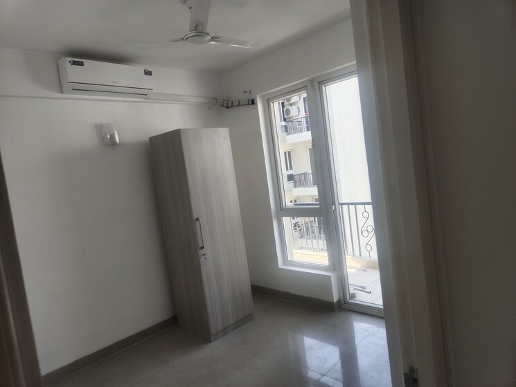 Room, emaar-emerald-estate 3.5 Bedroom 1395 Sq.Ft. Apartment In Sector 65 Gurgaon 7675987