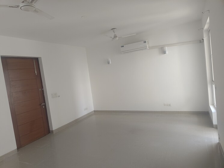 Room, emaar-emerald-estate 3.5 Bedroom 1395 Sq.Ft. Apartment In Sector 65 Gurgaon 7675987