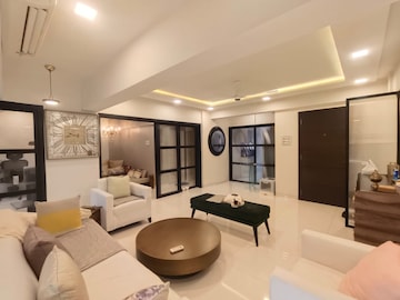 2 BHK Apartment For Rent in Yari Road Mumbai  7676009