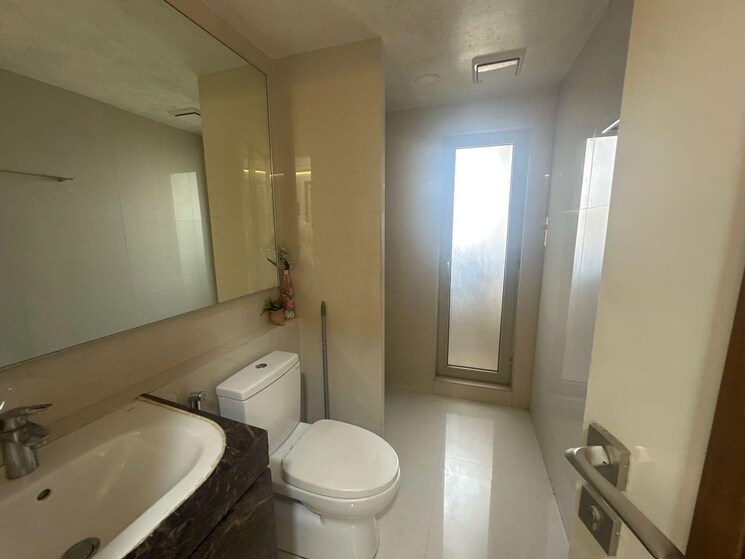 Bathroom, hiranandani-cardinal 3 Bedroom 908 Sq.Ft. Apartment In Ghodbunder Road Thane 7676019