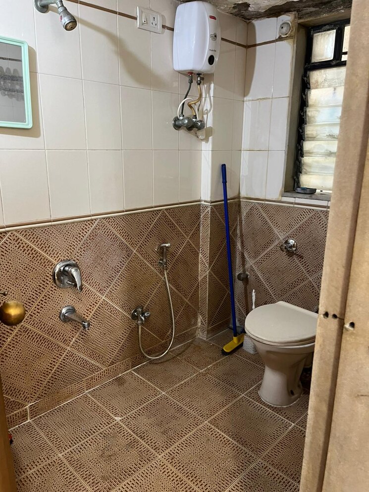 Bathroom, rosa-elite 2 Bedroom 1010 Sq.Ft. Apartment In Bhayandarpada Thane 7676045