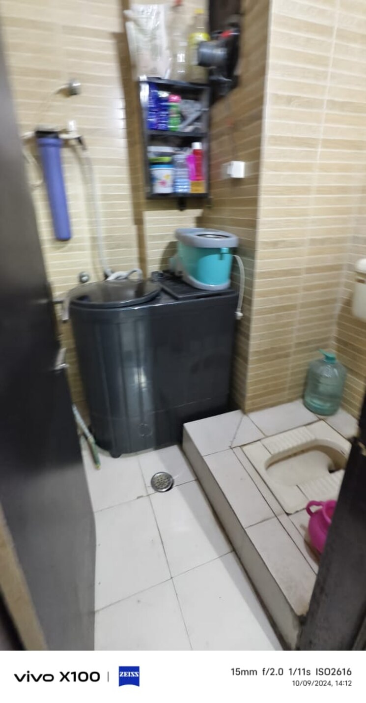 Bathroom, shaheen bagh 3 Bedroom 900 Sq.Ft. Apartment In Shaheen Bagh Delhi 7676064