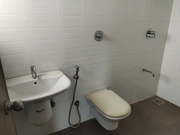 Bathroom, lodha-casa-bella-gold 4 Bedroom 1350 Sq.Ft. Apartment In Dombivli East Thane 7676086