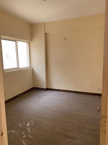 Room in 2.5 BHK Apartment at Paras Tierea, Sector 137 – for Sale