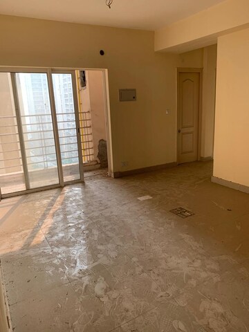 Room in 2.5 BHK Apartment at Paras Tierea, Sector 137 – for Sale