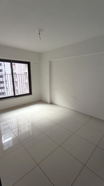 Room in 2 BHK Apartment at Kavisha Atria, Shela – for Sale