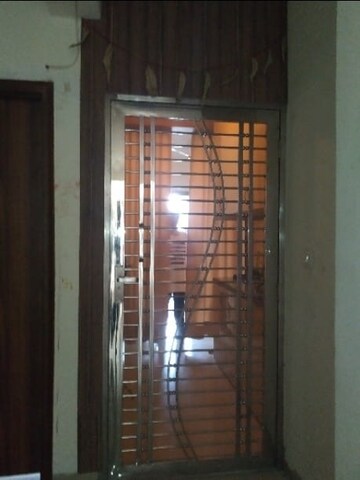 Room in 3 BHK Apartment at Conscient Habitat Residences, Sector 78 – for Sale