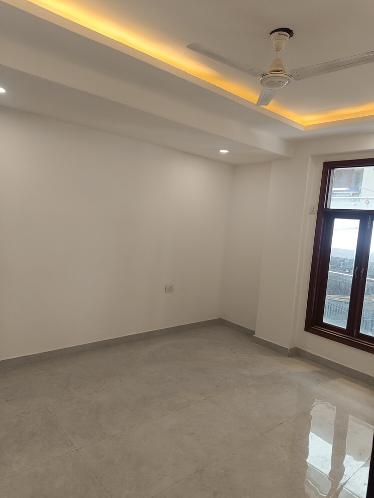 Room, chattarpur 3 Bedroom 110 Sq.Yd. Independent House In Chattarpur Delhi 7677183