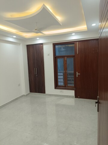 Room in 3 BHK Independent House at Chattarpur – for Sale