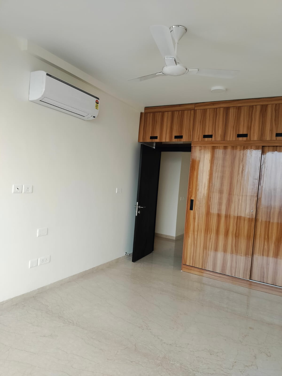 3 BHK Apartment For Rent in Oberoi Maxima Andheri East Mumbai  7677141