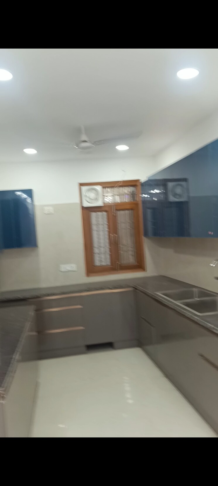 3 Bedroom 125 Sq.Yd. Independent House in Chattarpur Delhi