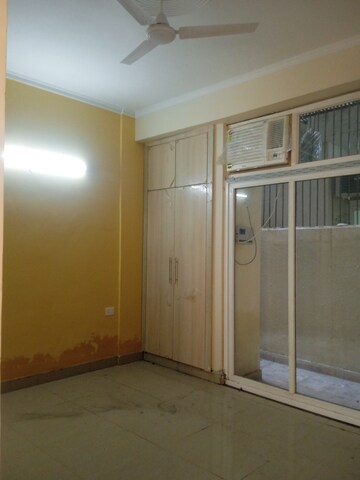 Room in 3 BHK Villa at Amrapali Dream Valley, Tech Zone 4 Greater Noida – for Sale