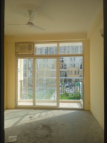 Room in 3 BHK Villa at Amrapali Dream Valley, Tech Zone 4 Greater Noida – for Sale