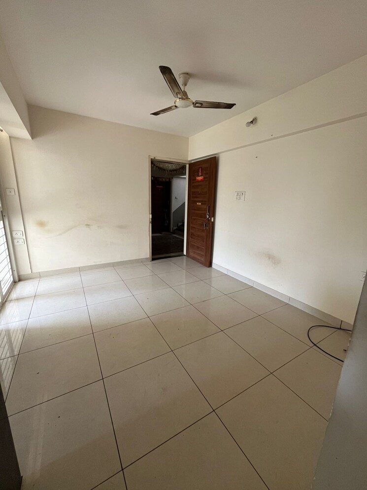 Bathroom, prkriti-surbhi-mangalam 1 Bedroom 600 Sq.Ft. Apartment In Dhanori Pune 7678002