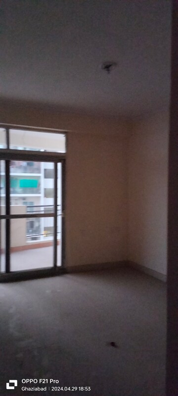 Room in 3 BHK Apartment at Gardenia Glamour, Vasundhara Sector 3 – for Sale