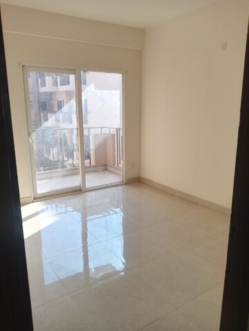 Room in 2 BHK Apartment at Signature Global Orchard Avenue, Sector 93 – for Sale