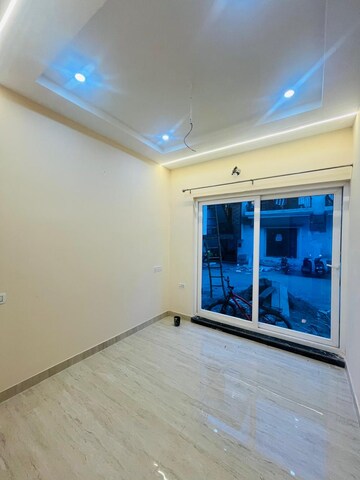 Room in 3 BHK Independent House at Sector 115 – for Sale