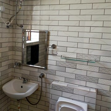 Bathroom in 4 BHK Apartment at Manimajra – for Sale