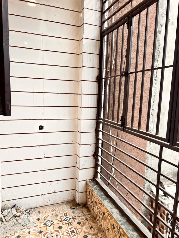 Balcony, rama park 2 Bedroom 65 Sq.Yd. Builder Floor In Rama Park Delhi 7678757