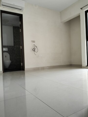 Room in 1 BHK Apartment at Lodha Casa Maxima, Mira Road East – for Sale