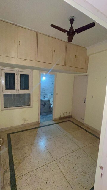 Room in 3 BHK Apartment at Eldeco Residency Greens, Pi Greater Noida – for Sale