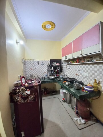 Furnished Amenities in 3 BHK Builder Floor at Krishna Garden Colony – for Sale